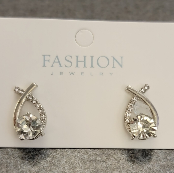 COPY - Simple Cross Line Rhinestone Stud Earrings - Picture 1 of 2